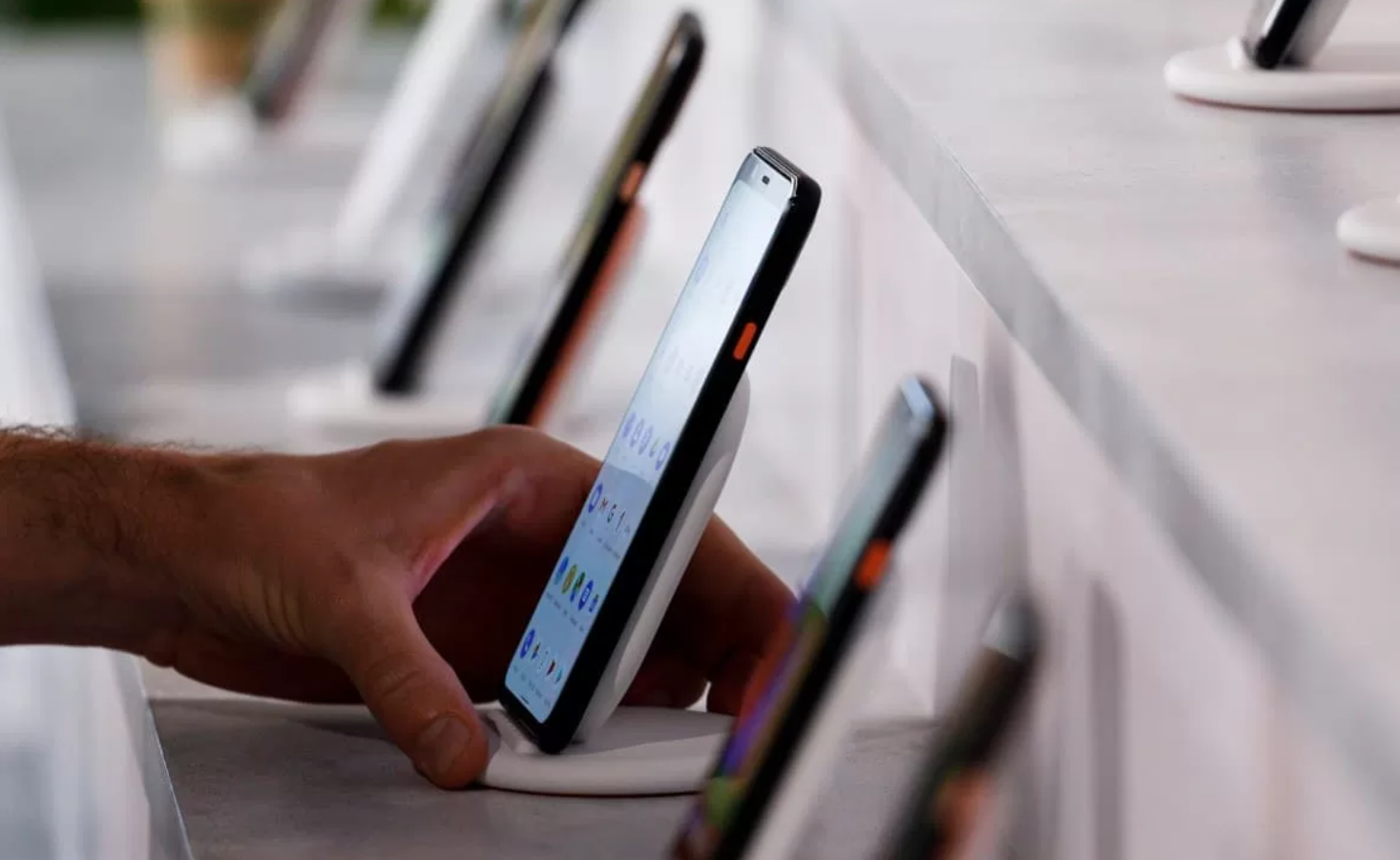 رسوم جمركية على الهواتف الخليوية المستعملة